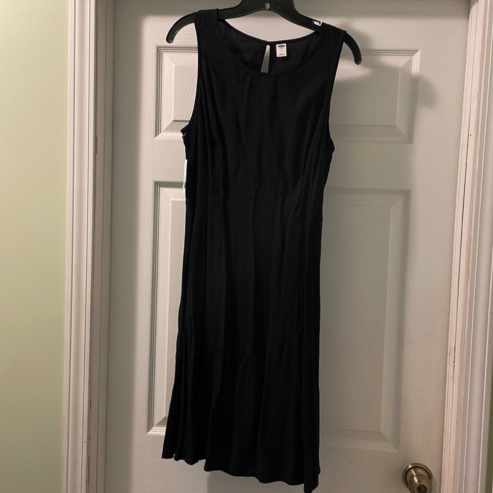 Old Navy simple black dress. New w/tags. Size medium. Light-weight. Knee-length